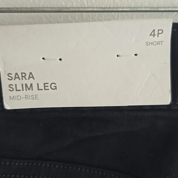 Liz Claiborne Sara Slim Leg Mid Rise Stretch Black Jeans Size 4PS Short NWT - Picture 5 of 10
